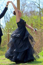 Robe de bal longue à plusieurs couches en tulle bleu royal pailleté et col en V PSK510