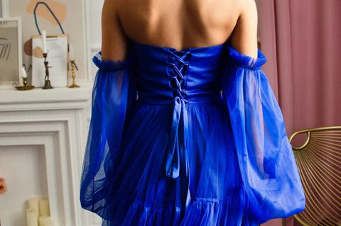 Vestido de tul azul real para sesión de fotos