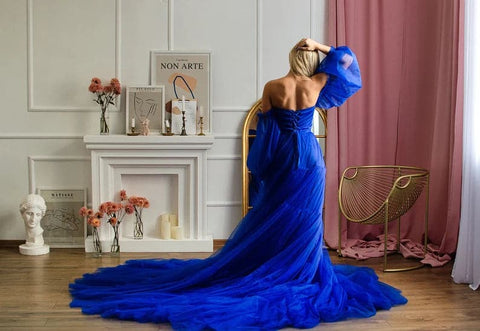 Vestido de tul azul real para sesión de fotos