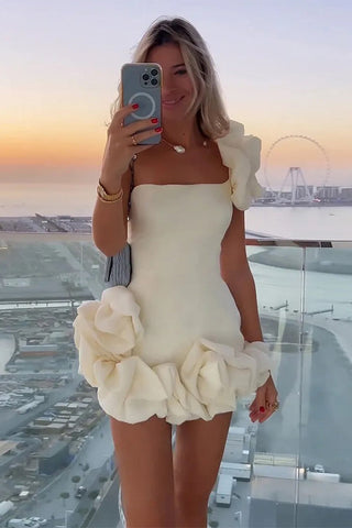 Vestido corto de fiesta de satén con volantes, vestido de baile de bienvenida de un solo hombro PD550