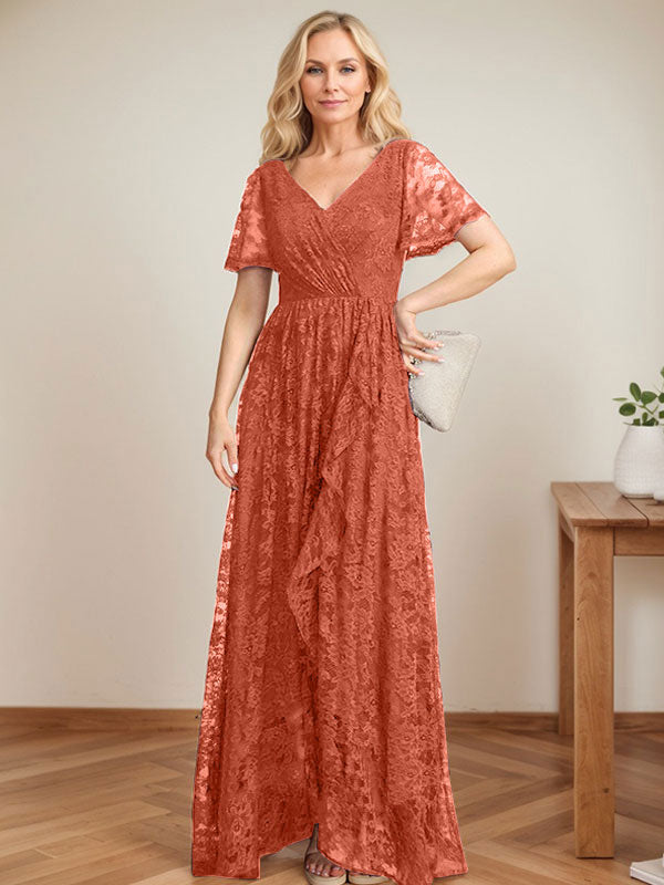 Robe de mère de la mariée asymétrique en dentelle, coupe trapèze, col en V et volants cascade 