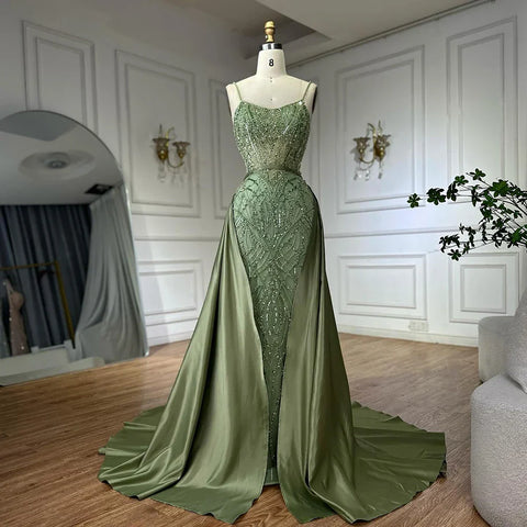 Robe de soirée de luxe vert sauge ornée de perles et d'une surjupe LA72733A