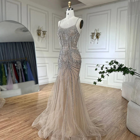 Vestido de noche corte sirena plateado nude con tirantes finos y borlas de cuentas de lujo para ocasiones formales LA72772 