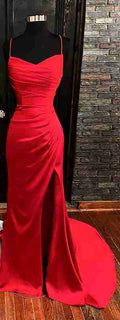 Vestido de fiesta elegante de satén plisado con tirantes finos y abertura, color rojo árabe, modelo LA72675 