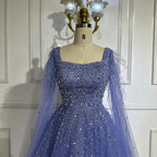 Vestido de noche de lujo saudí, corte A, estilo árabe, con plumas, mangas tipo capa y cuentas. Ideal para ocasiones formales. Modelo LA71782A (2025). 