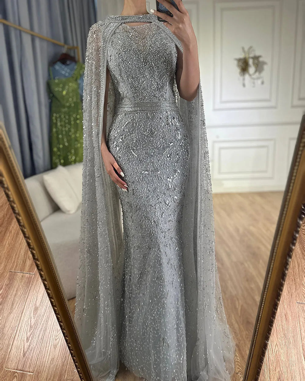 Vestido de noche de sirena árabe gris de lujo de Dubái 2025 con cuentas y capa larga desmontable para fiestas de mujer LA72180 