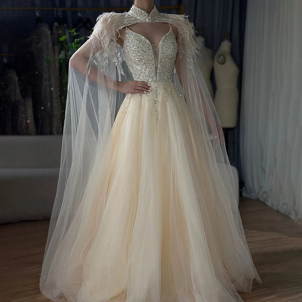 Vestido de noche saudí de lujo, corte A, con plumas, capa larga y cuentas, estilo árabe, color beige, ideal para ocasiones formales (2025) LA72722 