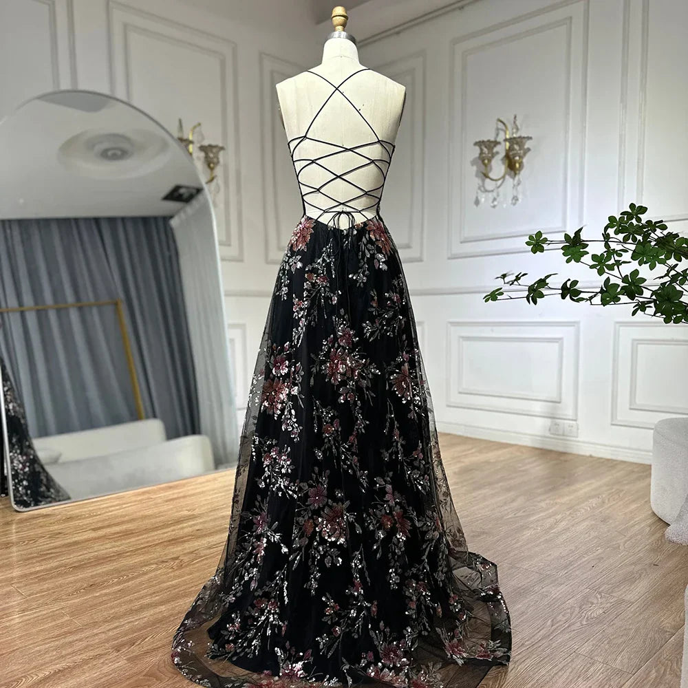 Vestido de fiesta de lujo negro con tirantes finos, corte en A y cuentas, modelo LA72773, para ocasiones formales (2025). 