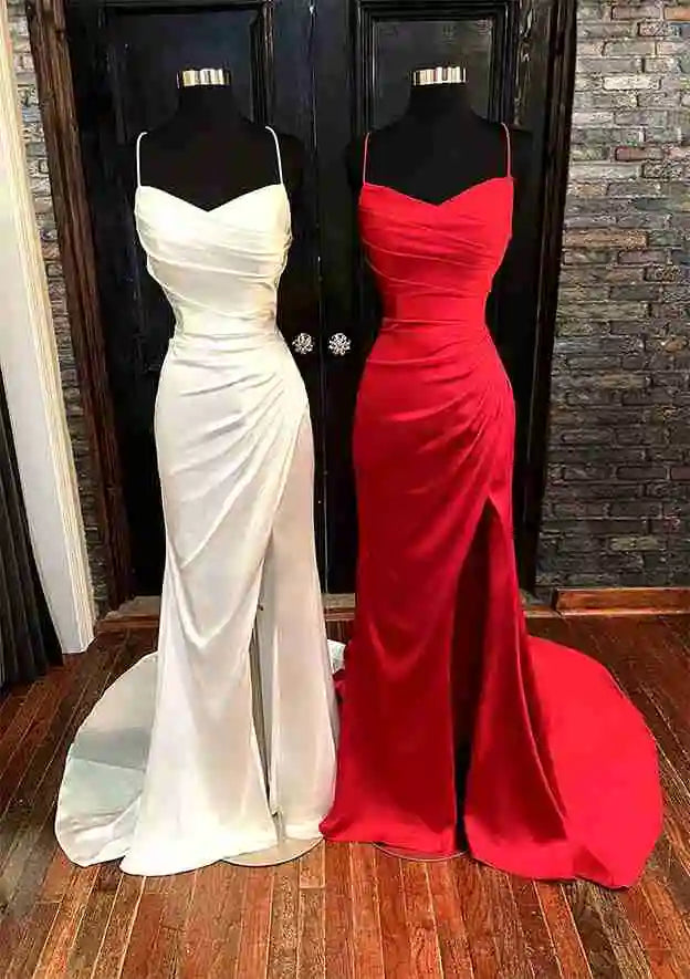 Vestido de fiesta elegante de satén plisado con tirantes finos y abertura, color rojo árabe, modelo LA72675 