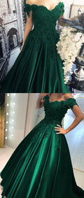Robe de bal en satin vert chasseur, épaules dénudées, ornée d'appliqués de dentelle S17661