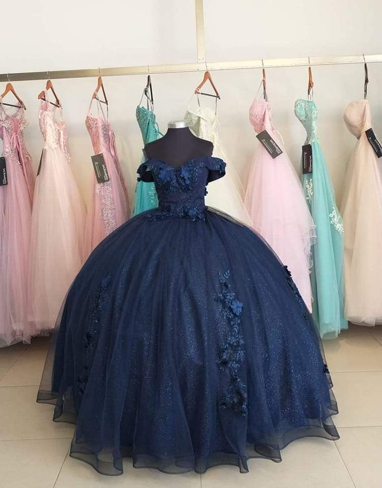 Vestido de gala azul marino con hombros descubiertos y lentejuelas, estilo princesa Y4426
