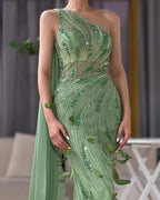 Vestido de noche de lujo árabe verde de un solo hombro con plumas y cuentas, con capa lateral tipo chal para fiesta de mujer LA72698 
