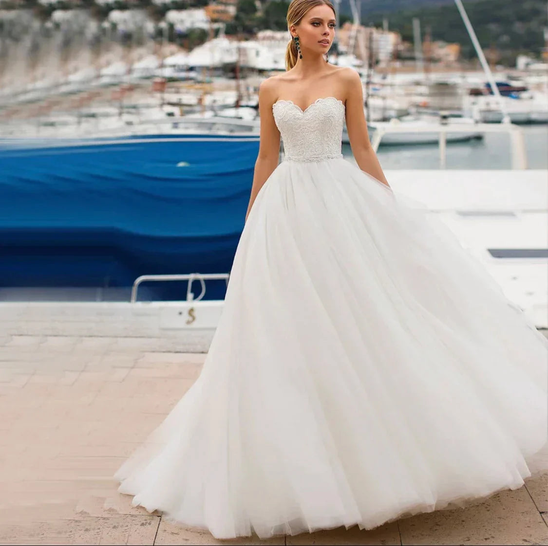 Vestido de novia princesa 2021, corte A, escote corazón, sin mangas, espalda descubierta, bordado, gasa, cola de barrido. 