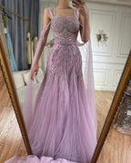 Vestido de noche corte A con tirantes finos y cuentas rosas, estilo capa, ideal para ocasiones formales (LA72726) 