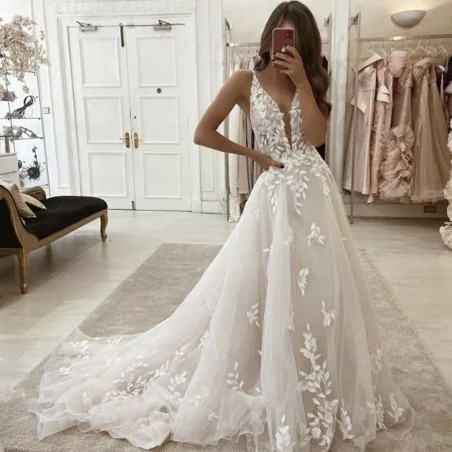 Robe de mariée bohème MACDOUGAL, épaules dénudées, style vintage, ornée d'appliqués de dentelle, confectionnée sur mesure pour femmes. 