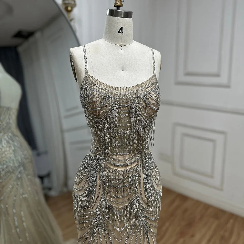Vestido de noche corte sirena plateado nude con tirantes finos y borlas de cuentas de lujo para ocasiones formales LA72772 
