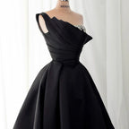 Vestido de noche negro de satén con un solo hombro, corte en A, con cuentas y mangas cortas, modelo LA72741, para mujer. 