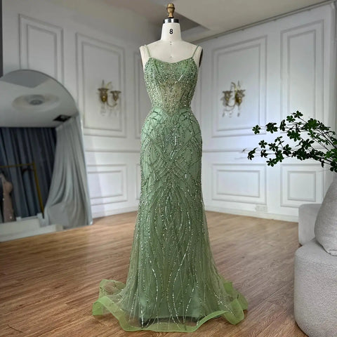Robe de soirée de luxe vert sauge ornée de perles et d'une surjupe LA72733A