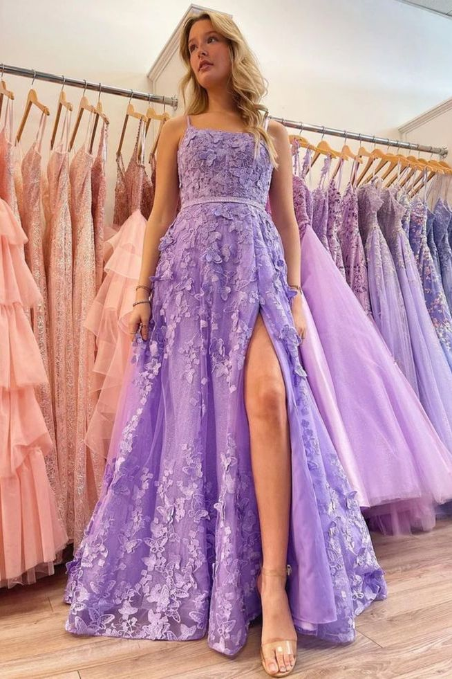 Vestido largo de fiesta corte A con tirantes finos color lavanda, encaje floral 3D, modelo Y7935