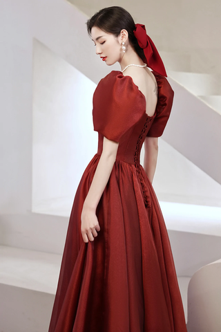 Robe de bal longue en satin bordeaux, coupe trapèze, manches courtes, Y1170
