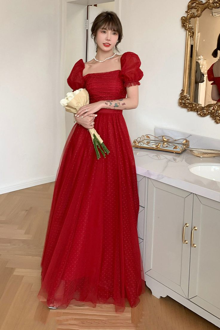 Robe de bal longue en tulle rouge, coupe trapèze, référence Y7771