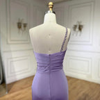 Vestido de noche de sirena elegante de satén lila árabe 2025, con un solo hombro, bordado con cuentas y abertura alta LA72331 