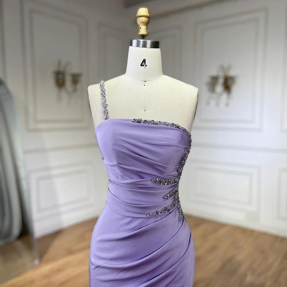 Vestido de noche de sirena elegante de satén lila árabe 2025, con un solo hombro, bordado con cuentas y abertura alta LA72331 
