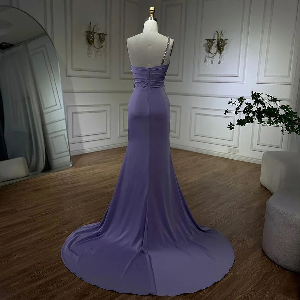 Vestido de noche de sirena elegante de satén lila árabe 2025, con un solo hombro, bordado con cuentas y abertura alta LA72331 