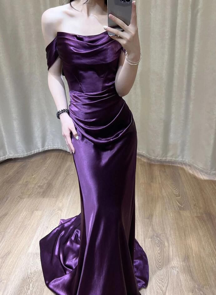 Robe de soirée longue violette en satin à épaules dénudées Y7372