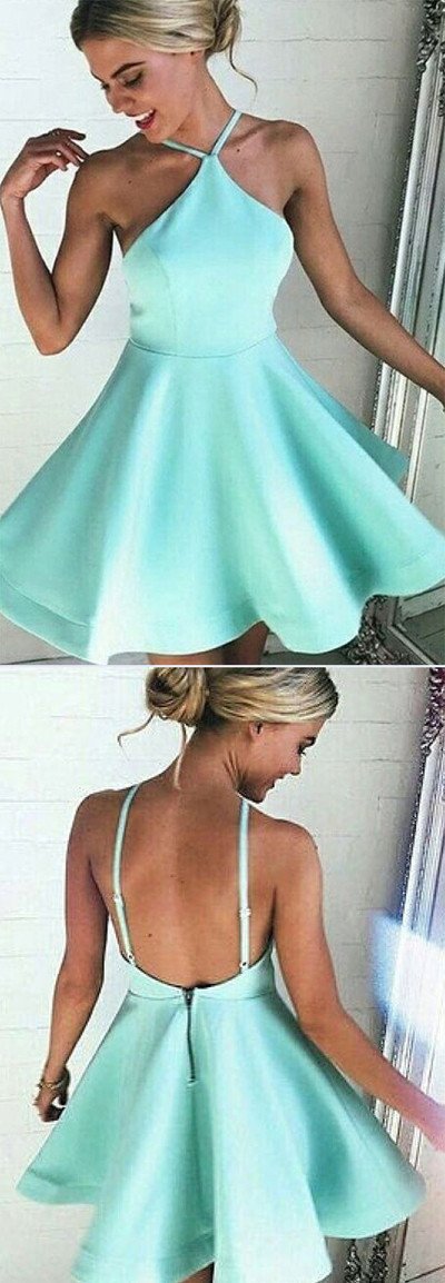 Robes de bal courtes en satin, dos nu et coupe trapèze, col licou.