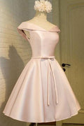 Robe de soirée simple en satin sans manches, coupe trapèze, épaules dénudées, épaules dénudées.