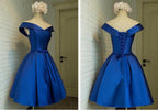 Robe de soirée simple en satin sans manches, coupe trapèze, épaules dénudées, épaules dénudées.