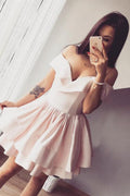 Robe de bal rose pâle à épaules dénudées et décolleté en V plongeant, robe de soirée