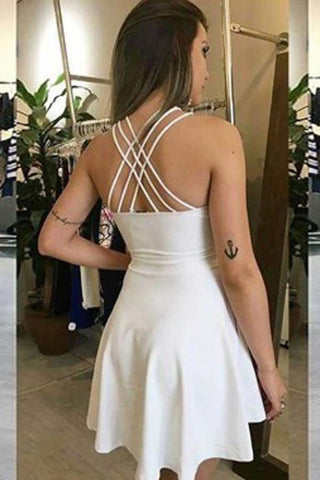 Vestidos de fiesta baratos online, sin tirantes y con escote halter, de satén con lazo en la espalda.