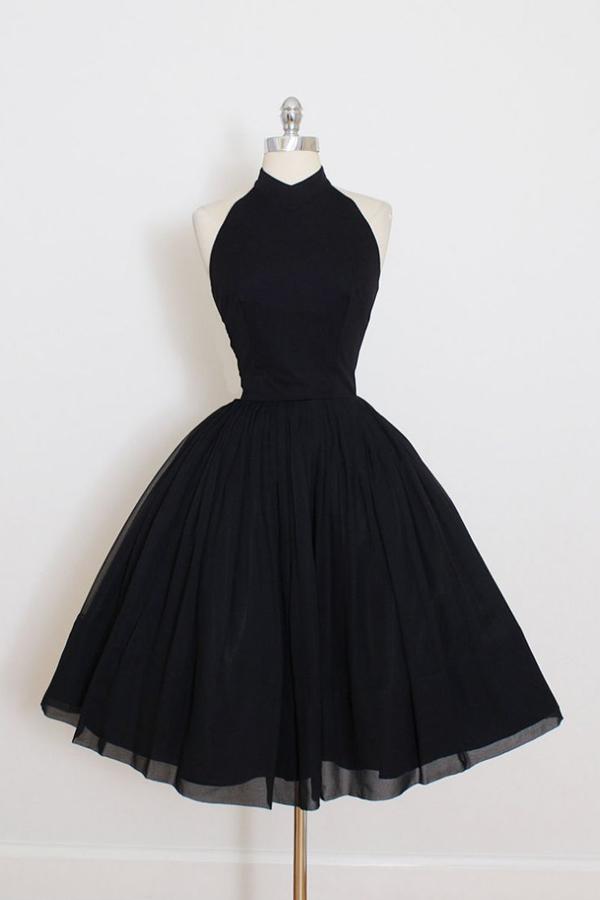 Vestido corto de fiesta negro con escote halter y espalda descubierta, estilo línea A. 