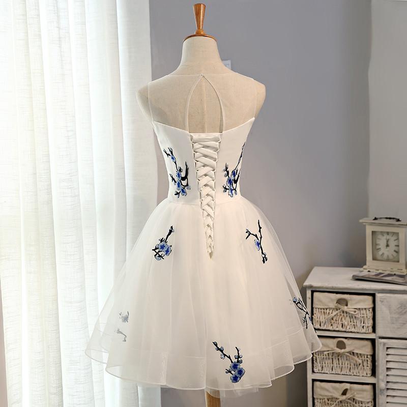 Robe de bal courte en tulle à broderies florales, coupe trapèze, à petit prix