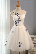 Robe de bal courte en tulle à broderies florales, coupe trapèze, à petit prix
