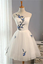 Robe de bal courte en tulle à broderies florales, coupe trapèze, à petit prix