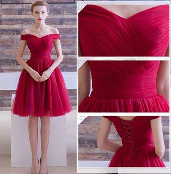 Robes de bal courtes en tulle à épaules dénudées et coupe trapèze