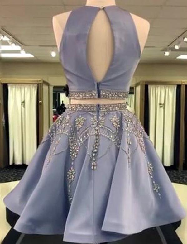 Robe de bal courte deux pièces trapèze sans manches ornée de bijoux, robe de soirée avec perles