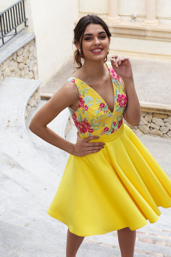 Charming  Floral Satin Illusion Back Daffodil Homecoming Dresses