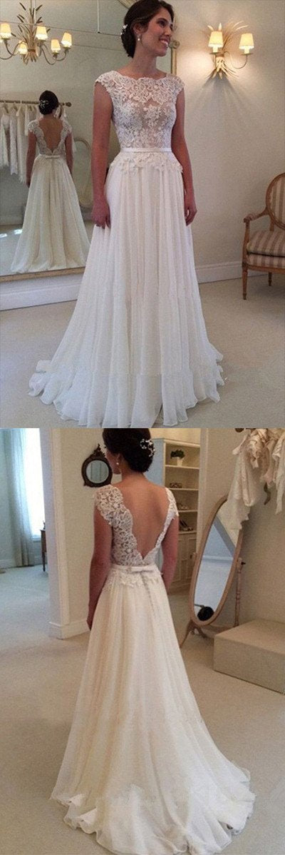 Robe de mariée pas chère à dos nu et haut en dentelle trapèze pour un mariage à Long Beach 