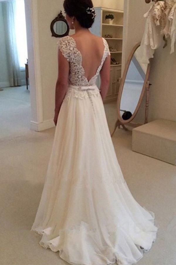 Robe de mariée pas chère à dos nu et haut en dentelle trapèze pour un mariage à Long Beach 