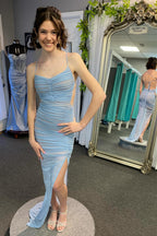 Montana | Robe longue sirène froncée à lacets dans le dos et fente, bleu clair