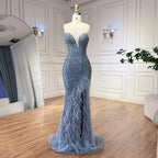 Vestido de noche de lujo árabe sin tirantes, azul con cuentas y plumas, estilo Dubai, con falda lateral, para mujer, ideal para bodas y fiestas (LA72695) 