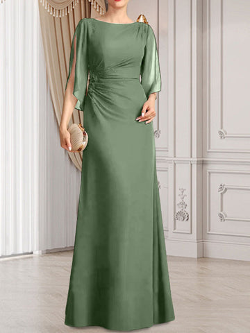 Robe fourreau/colonne longue en mousseline pour la mère de la mariée, ornée de perles plissées.