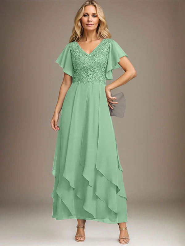 Vestido de novia de corte línea A, escote en V, largo hasta el tobillo, de gasa de encaje con volantes en cascada. 