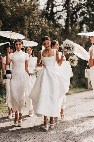 Robe de mariée blanche sobre en satin, coupe trapèze, col carré, WD737