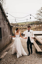 Robe de mariée blanche sobre en satin, coupe trapèze, col carré, WD737