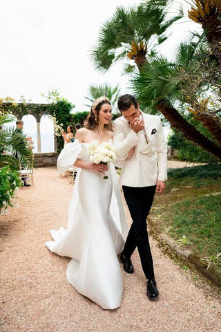 Vestido de novia de satén corte sirena con hombros descubiertos y mangas abullonadas WD754